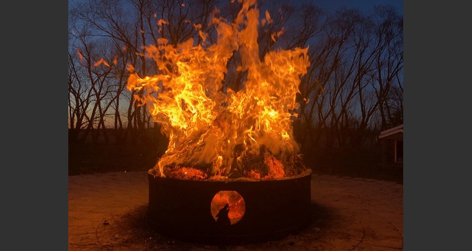 Custom Fire Pit - Howling Wolf